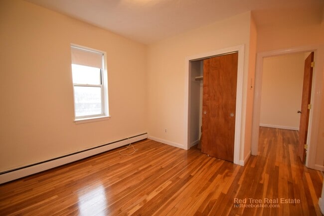 Photo - 172 N Beacon St Unidad 24