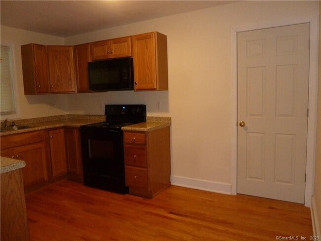 Photo - 125 Oneco Ave