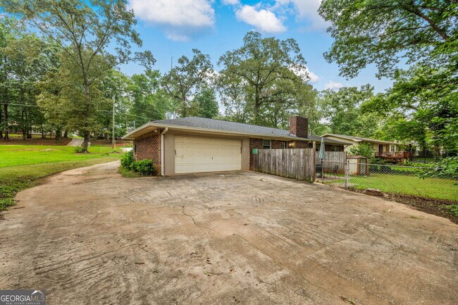 Photo - 4839 Lehigh Dr