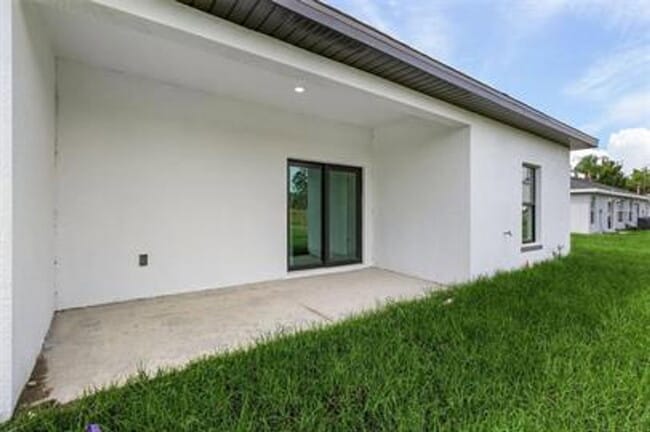 Photo - 2122 Armour Rd