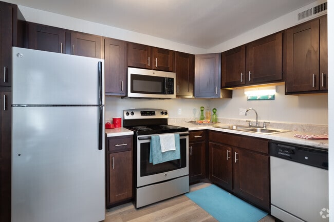 2BR, 1BA - 614 SF Model