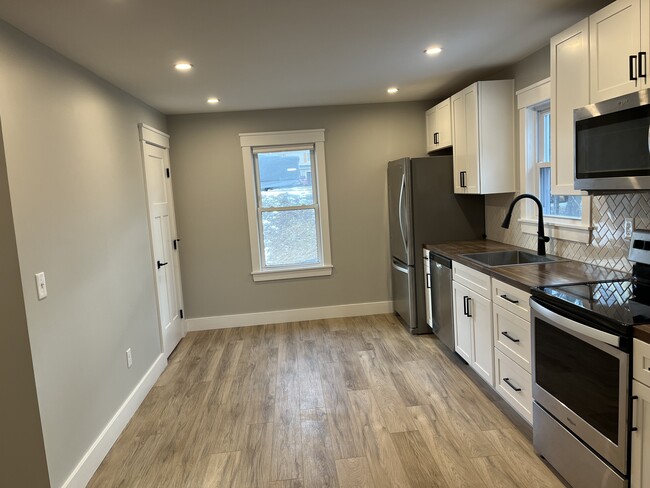 Photo - 39 Oxford St Unit 2