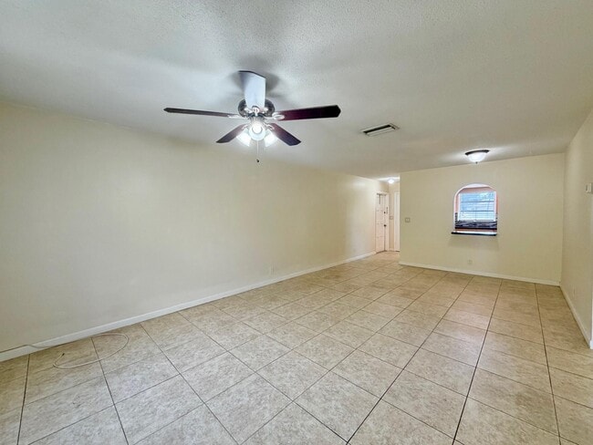 Photo - 5811 NE 14th Rd Unit 4