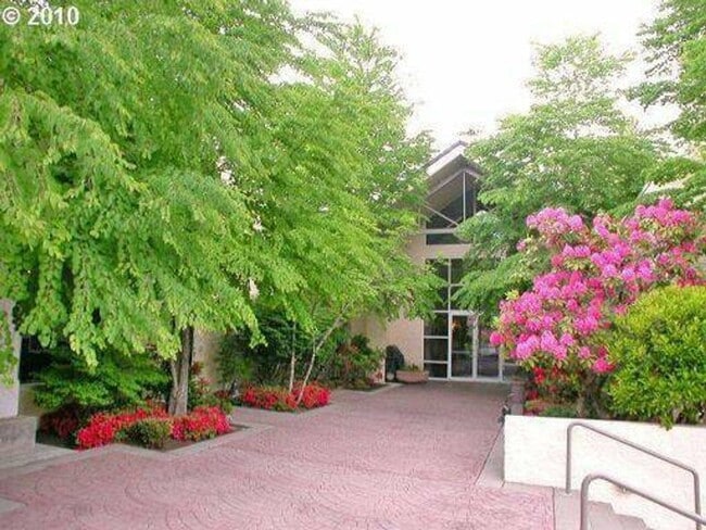 Photo - 5halb01 Unit 6685