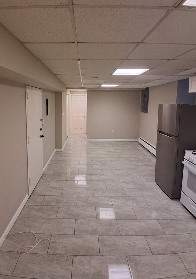 136 Grant Ave B2 - 134 Grant Ave Unit B2