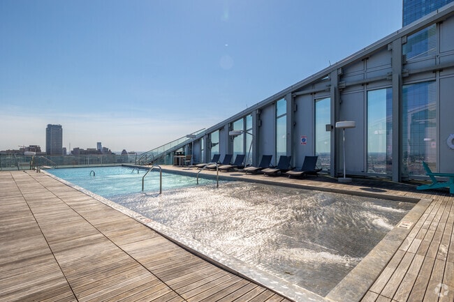 Pool - Evo at Cira Centre South