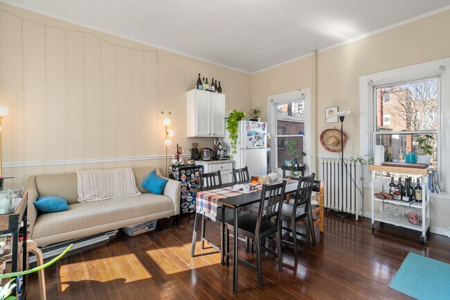 Photo - 195 Green St Unit 2