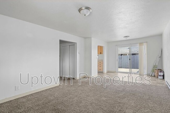 Photo - 130 N 4th Ave