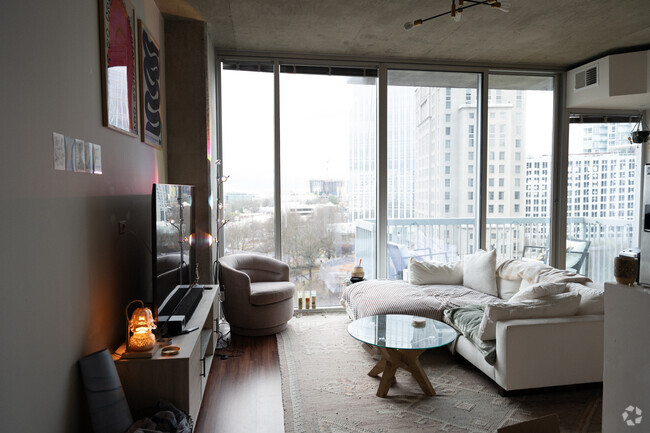 Building Photo - 3324 Peachtree Rd NE Unit 1006 Rental