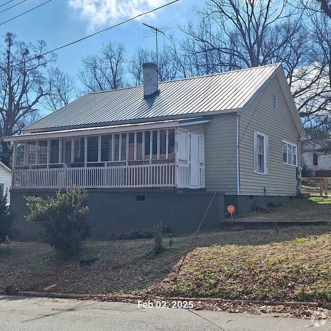 Building Photo - 502 Hudgens St Rental