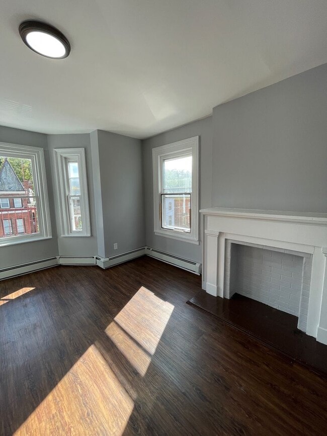 Building Photo - 295 Liberty St Unit 3
