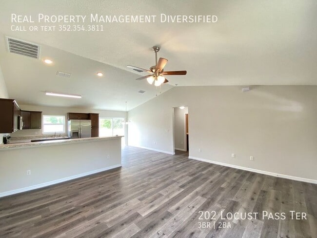 Photo - 202 Locust Pass Terrace
