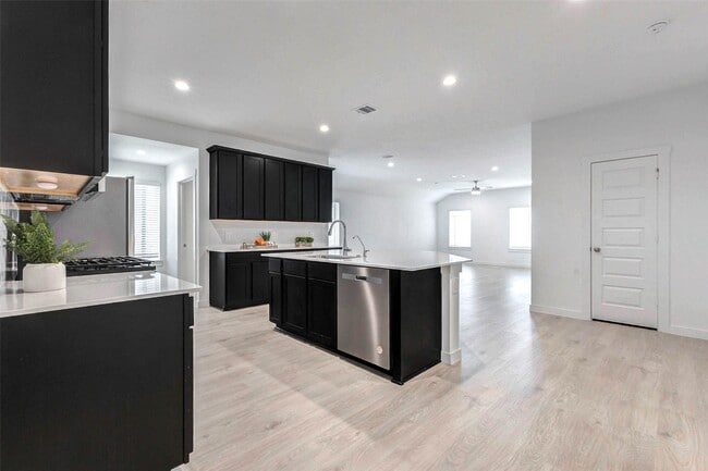 Photo - 29918 Gallatin River Ln