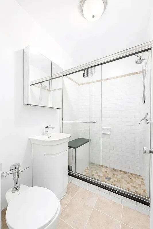 Photo - 312 W 58th St Unidad 4