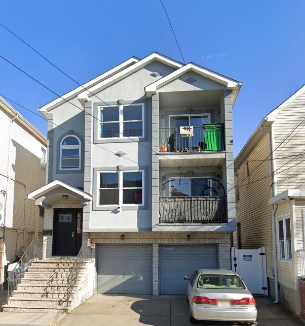 Building Photo - 515 Bond St Rental