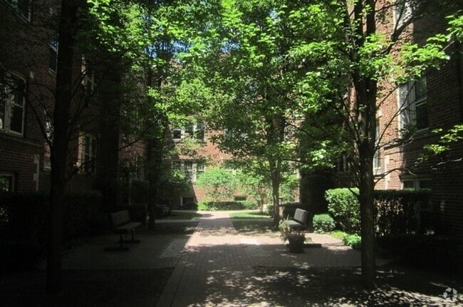 Building Photo - 221 N Oak Park Ave Unit 3E Rental