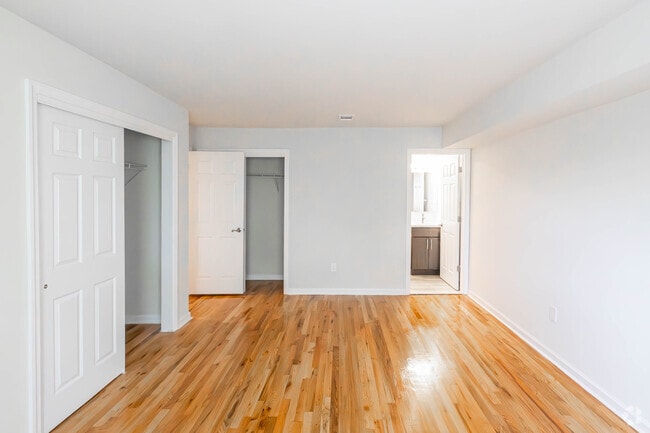 2BR, 2BA - 1,248SF - Primary Bedroom