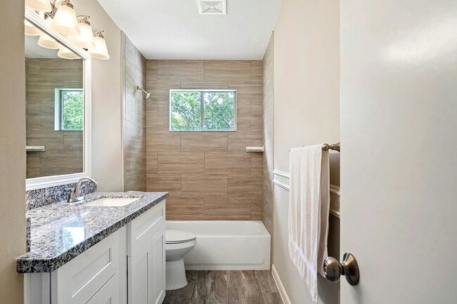 Photo - 5815 Effingham Dr