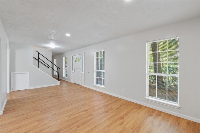 Photo - 3811 Woodbriar Dr