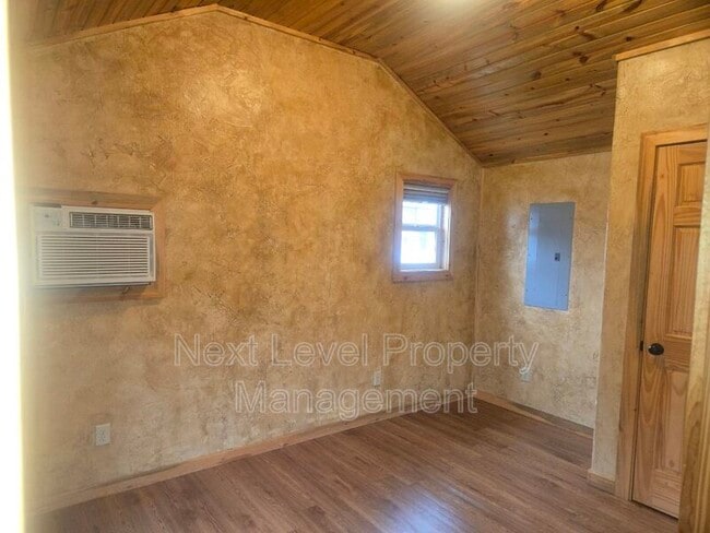 Photo - 111 E Cottonwood Dr