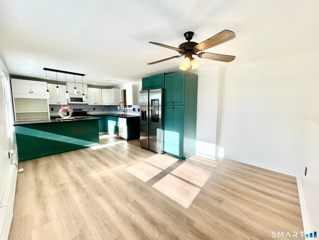 Photo - 112 Woodbine St Unit 1st