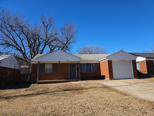 Cute 2 bed 1 bath in Midwest City Close to... - Cute 2 bed 1 bath in Midwest City Close to... House