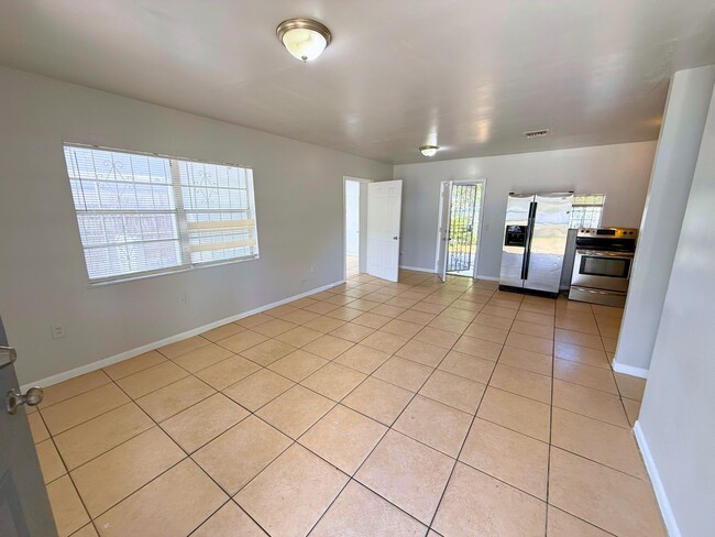 Photo - 1045 Curtiss Dr