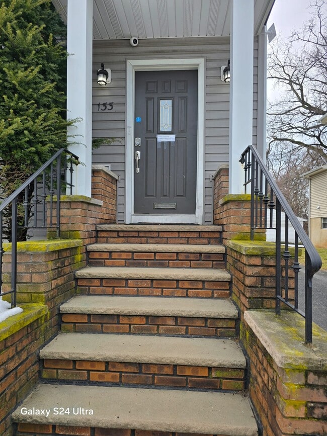 Building Photo - 133 William St Unit #2