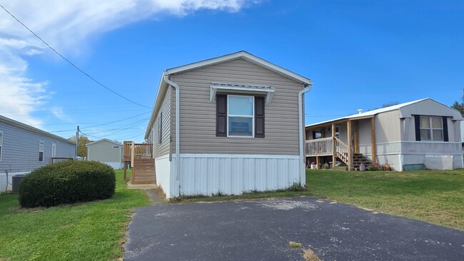 Photo - 69 Benedict Dr