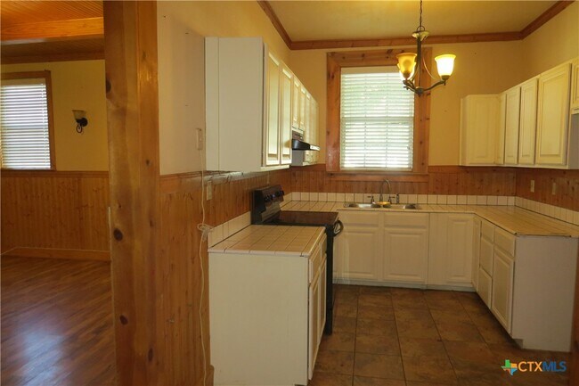 Photo - 202 S Mesquite St