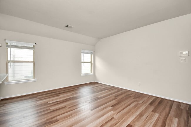 Building Photo - 25634 Royal Catchfly Rd