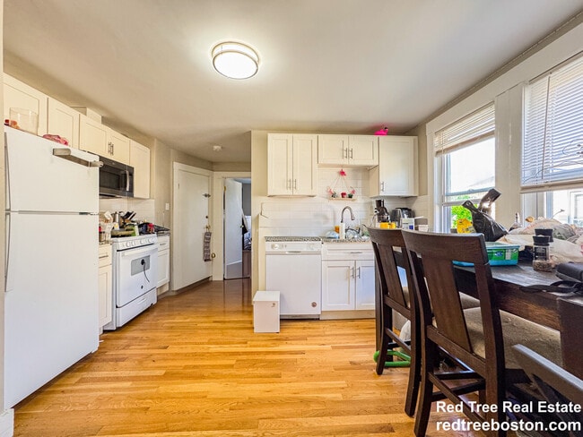 Photo - 19 Town Hill St Unit 2