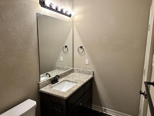 Photo - 507 Baylor Dr