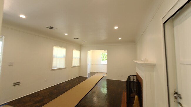 Photo - 11302 Delano St