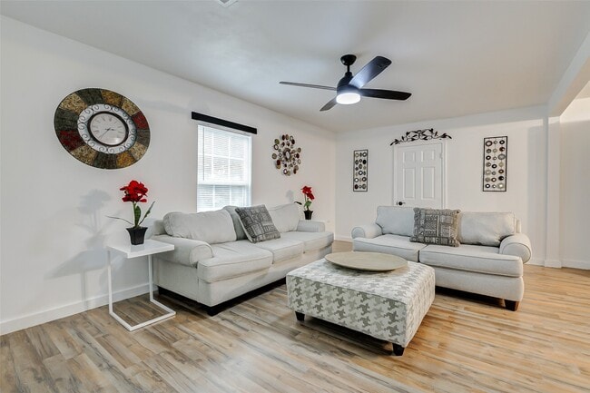Photo - 706 Beaumont St