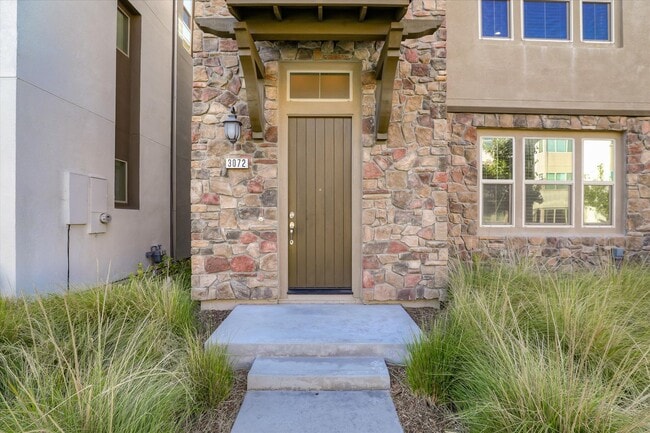 Photo - MODERN LUXURY IN SCENIC COMMUNICATIONS HILL LIGHT-FILLED INTERIORS WITH GREENBELT VIEWS