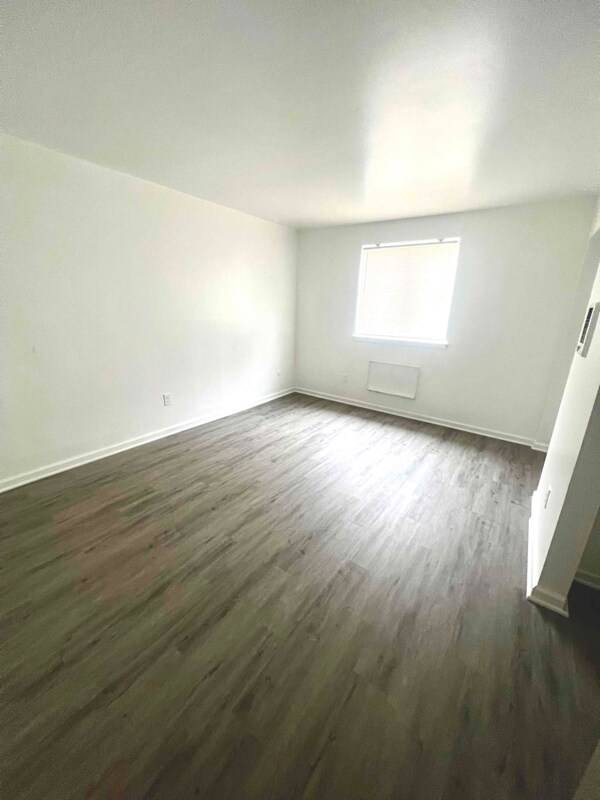 Photo - 800 Cedar St