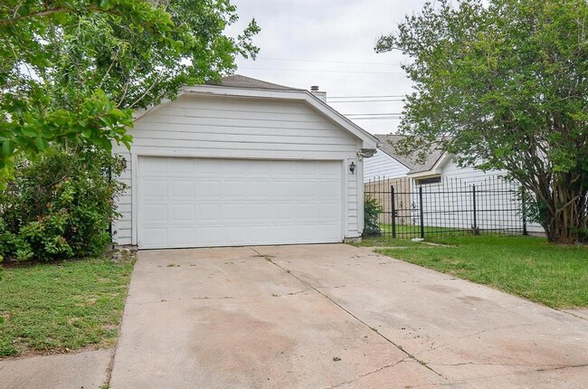 Building Photo - 11818 Spring Grove Dr Rental