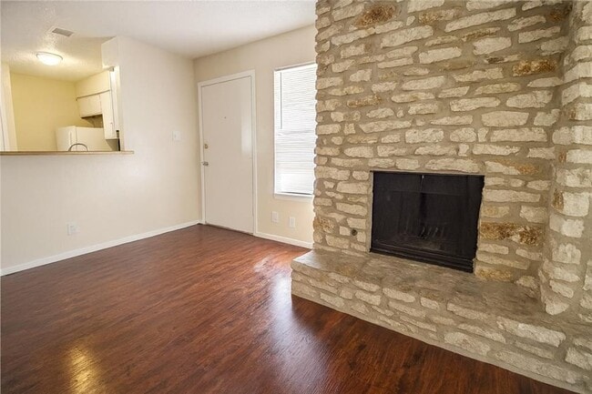 Photo - 903 Taulbee Ln