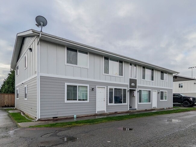 Building Photo - 1024 Cedar Ave Unit 1024 Cedar Ave #A