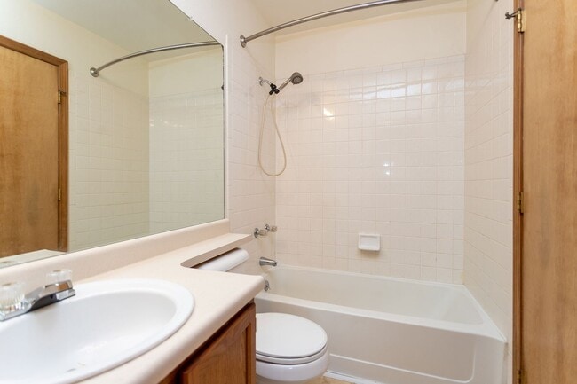 6109 Lowlander Ct