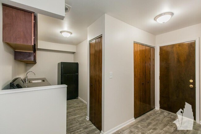 1040 W Hollywood Ave Unit 102