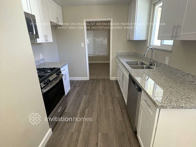 Photo - 3800 West Way