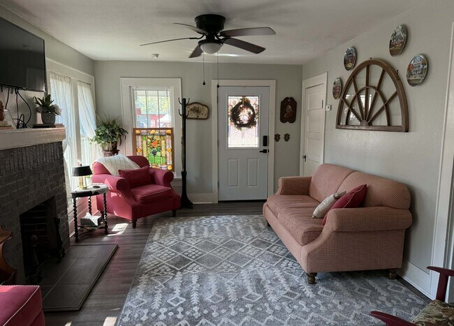 Photo - 606 N Polk St