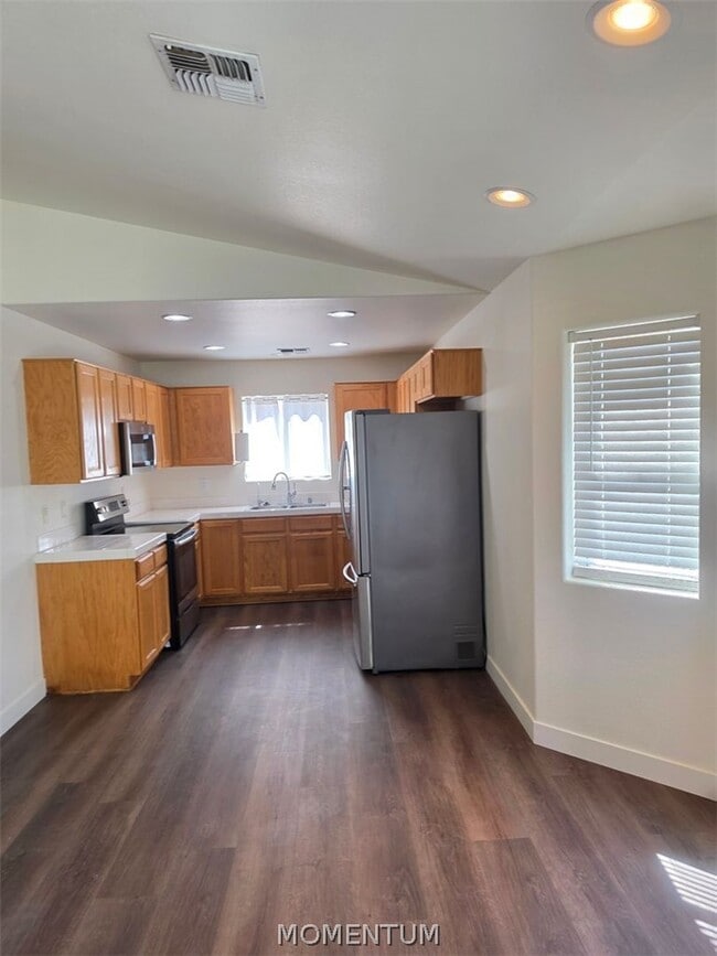 Photo - 2086 Jamie Rd