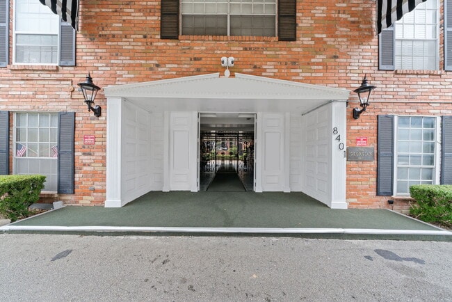 Photo - Chic 1-Bed Oasis with Pool & Walk-In Closets in Central San Antonio – $975/mo