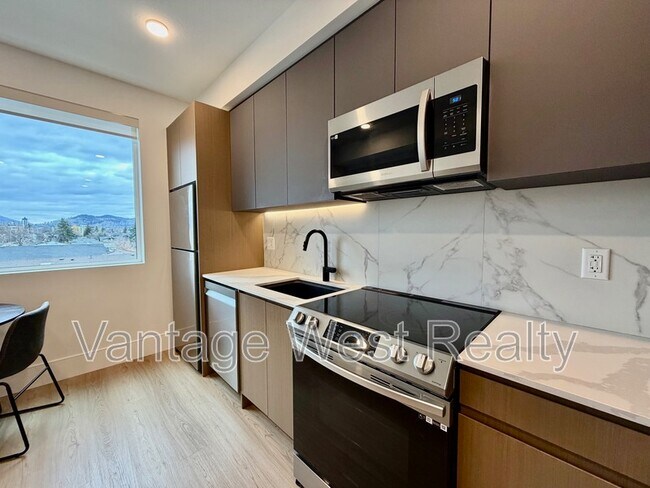 Photo - 415-720 KLO Rd