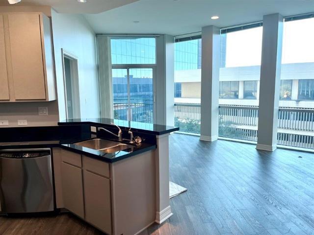 Photo - 500 Throckmorton St Unit 608