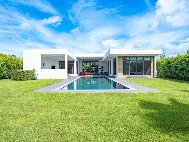 Photo - 16650 Sunset Way