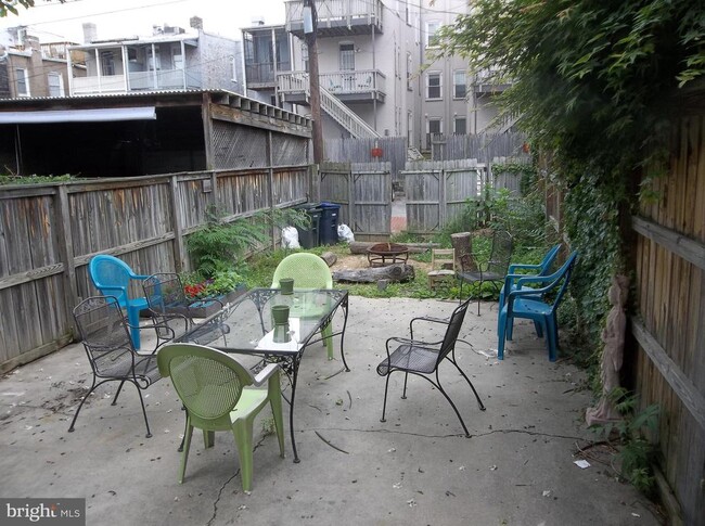 Photo - 623 Morris Pl NE